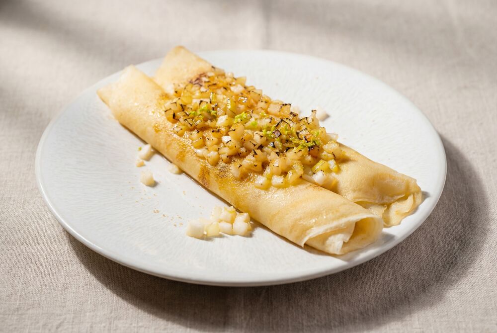 Pancakes with arugula and baked pear