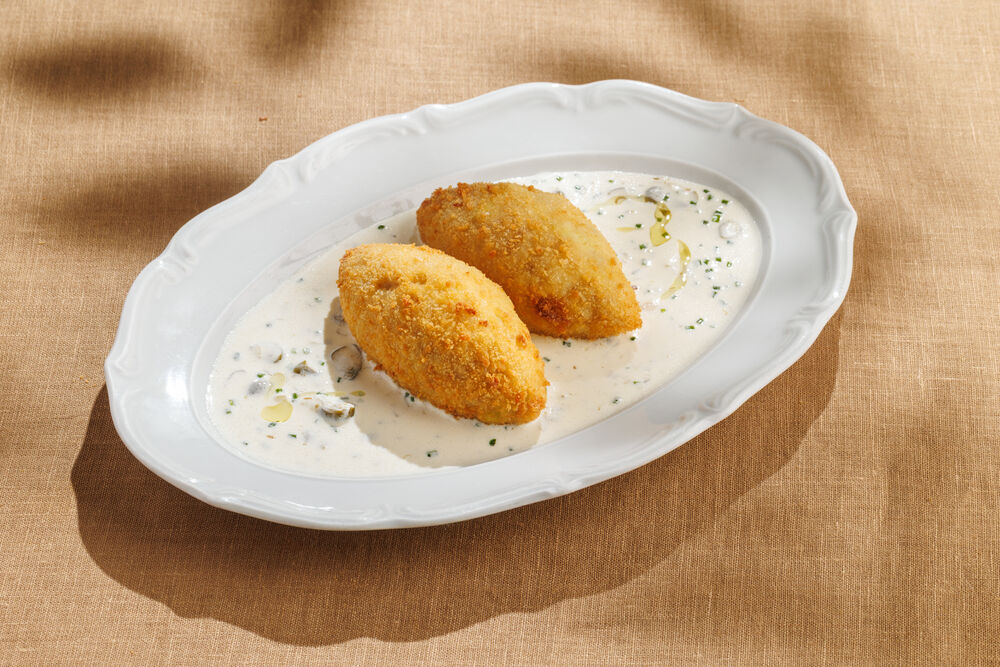 Fish cutlets with hot tartar sauce