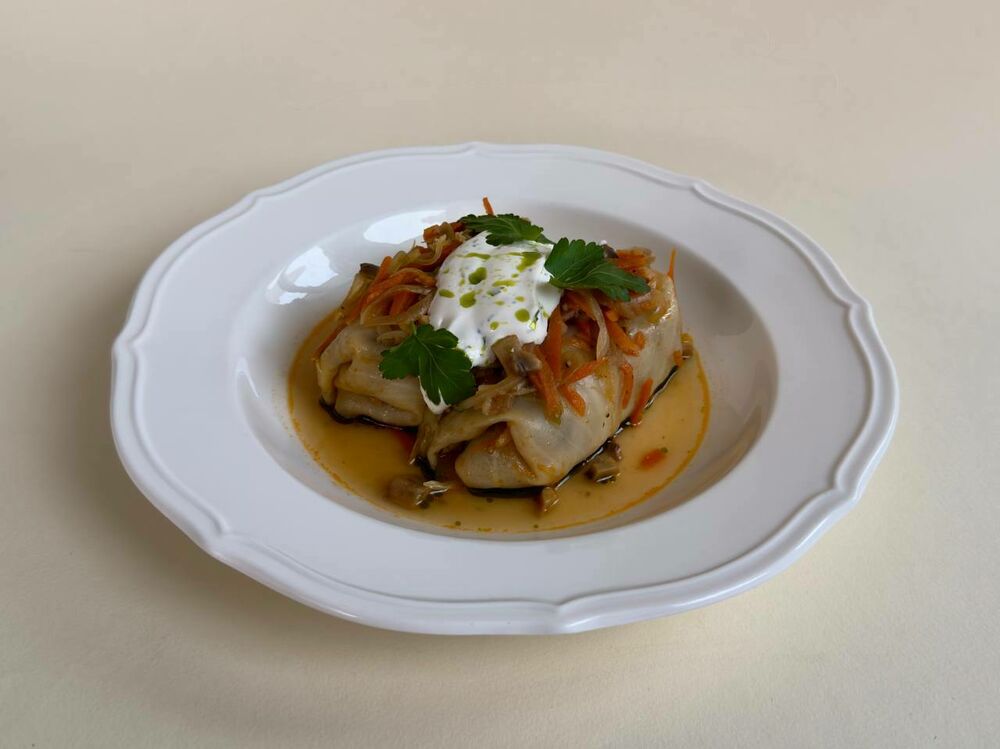 Stuffed cabbage rolls with mushrooms and truffle paste