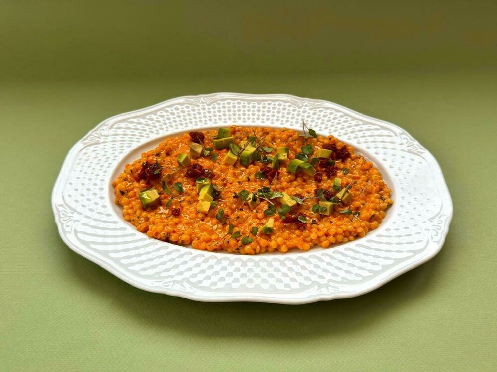 Ptitim with creamy "Napoli" and avocado
