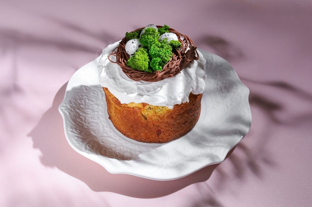 Curd cake with poppy seeds and candied fruits