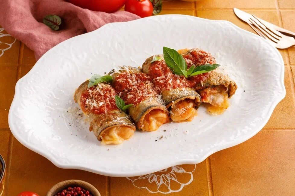 Eggplant rolls with cheese