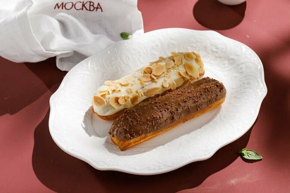 Эклер шоколадный 