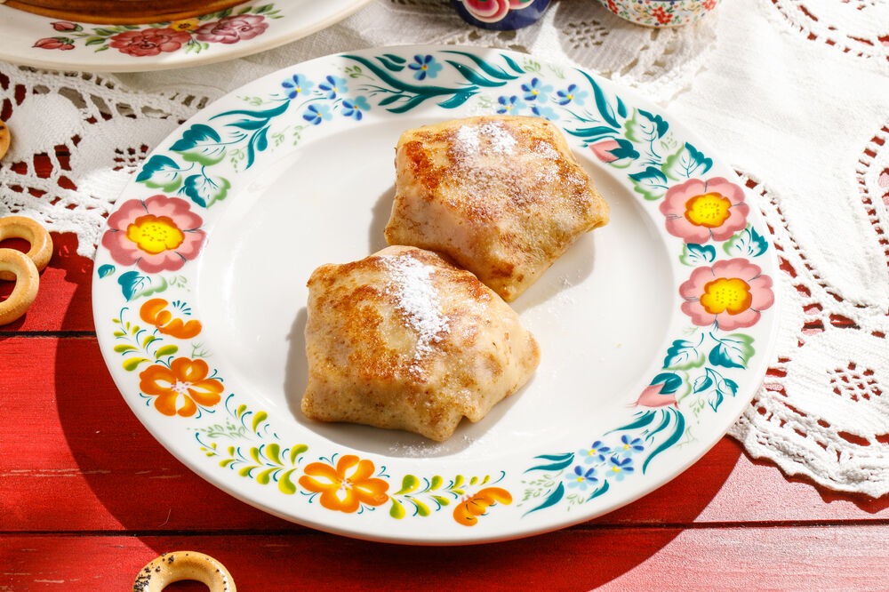 Pancakes with apple and cranberries