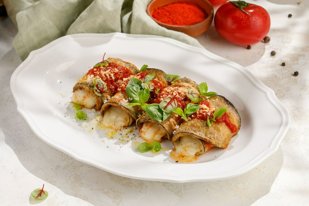 Eggplant rolls with cheese