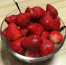  Fresh strawberries