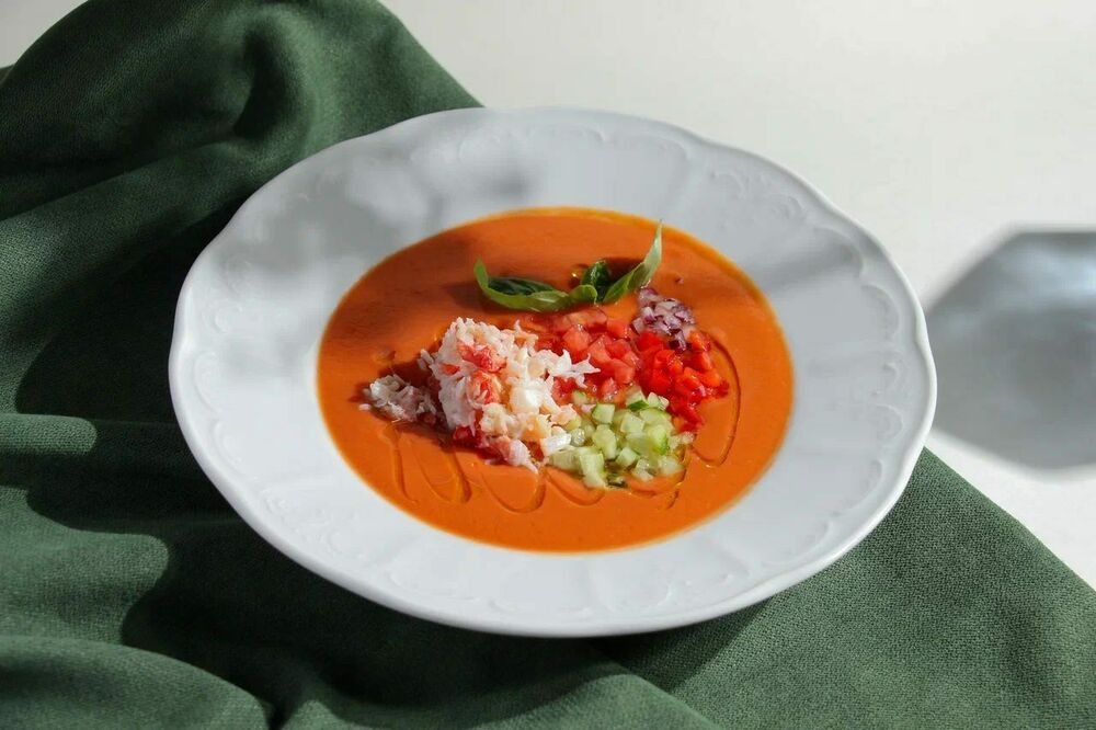 Andalusian gazpacho with crab