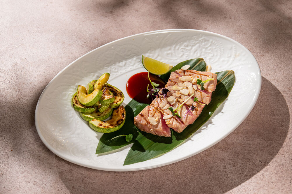 Тальята из тунца на гриле с цукини 