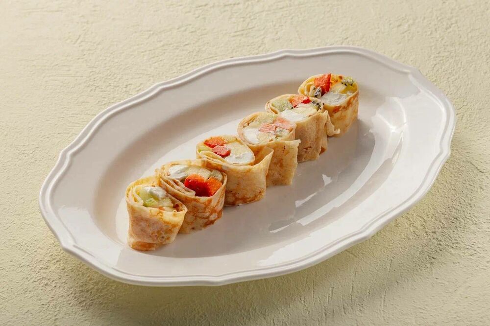 Блинчики со сливочным кремом и фруктами