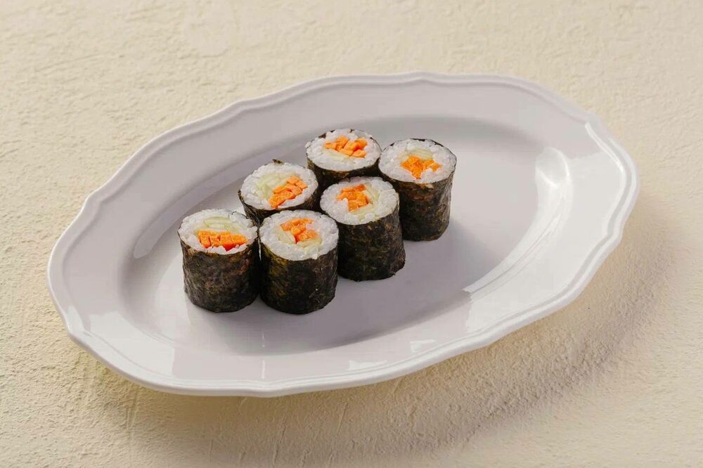 Ролл с огурчиком и морковкой