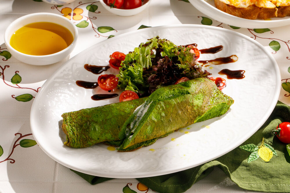 Spinach Omelette with Curd Cream