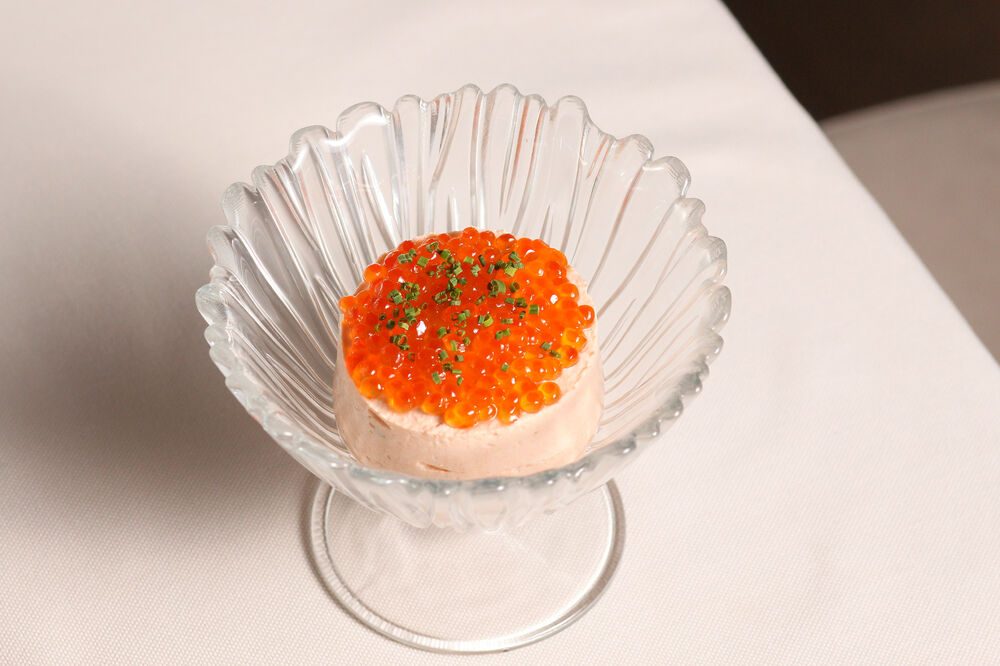 Риет из копченой форели с красной икрой