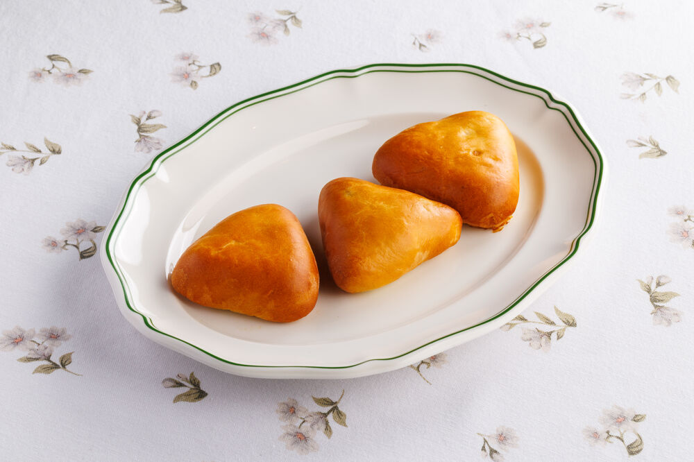 Meat pies 3 pieces