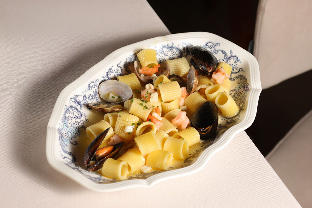 Pasta with Far Eastern seafood  