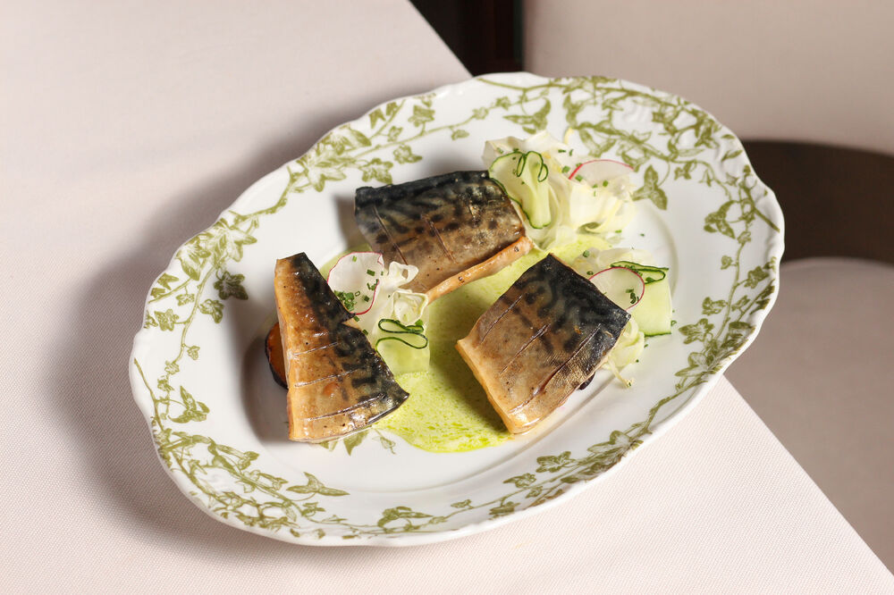 Atlantic smoked mackerel with creamy horseradish