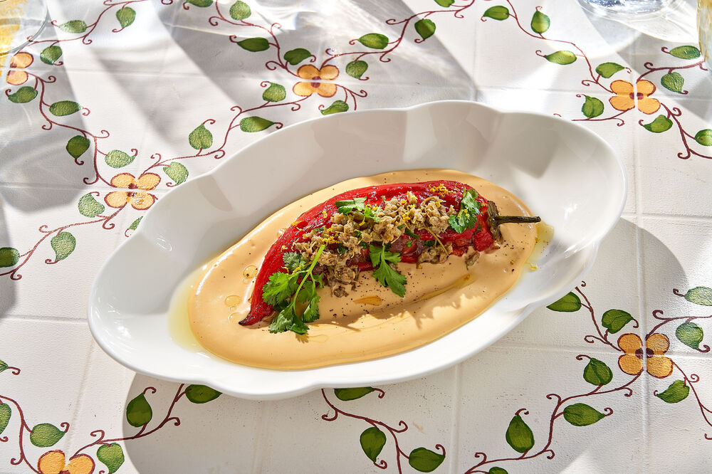 Tuna tartare in baked Ramiro pepper with tonnato sauce