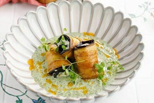 Баклажаны с надуги в соусом сотолия