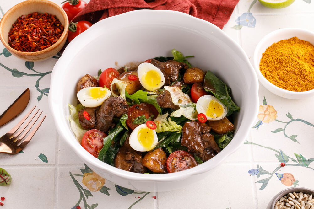 Тёплый салат с куриной печенью