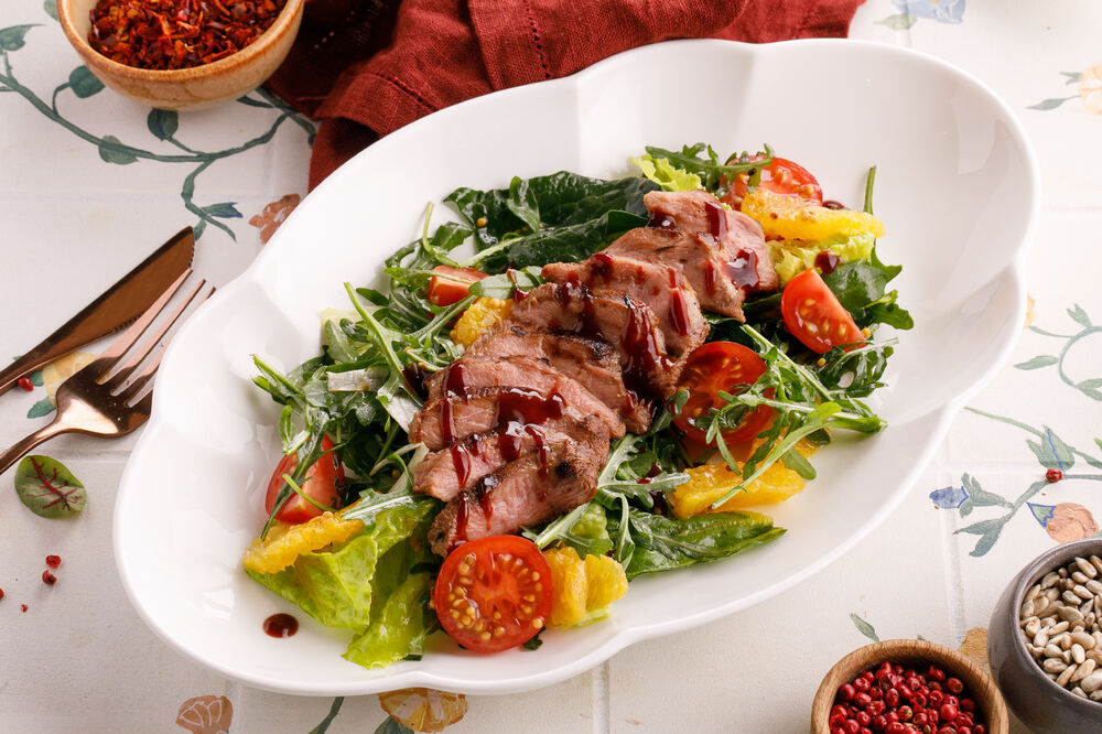 Salad with duck and oranges