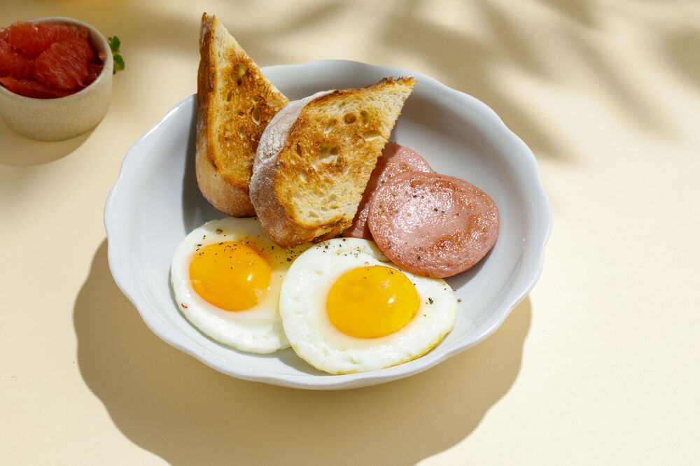 Scrambled eggs with sausage