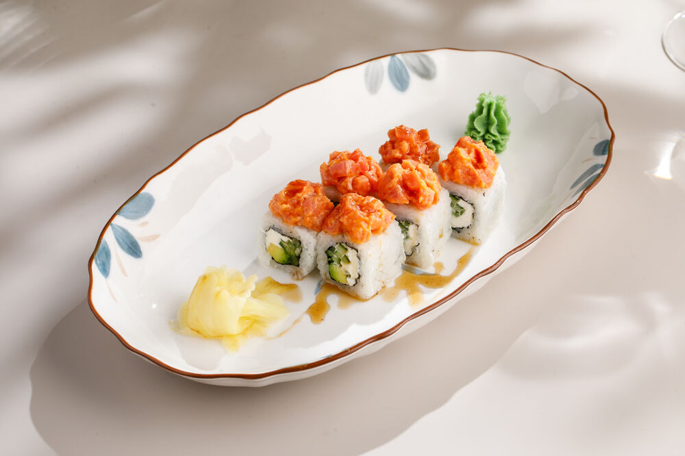 Ролл с тартаром из тунца 