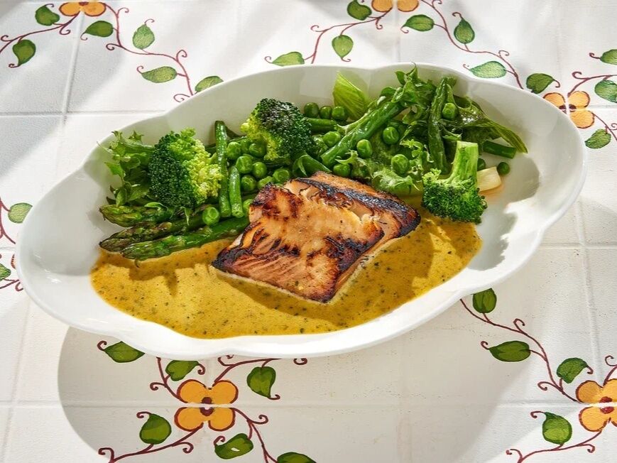 Черная треска со спаржей