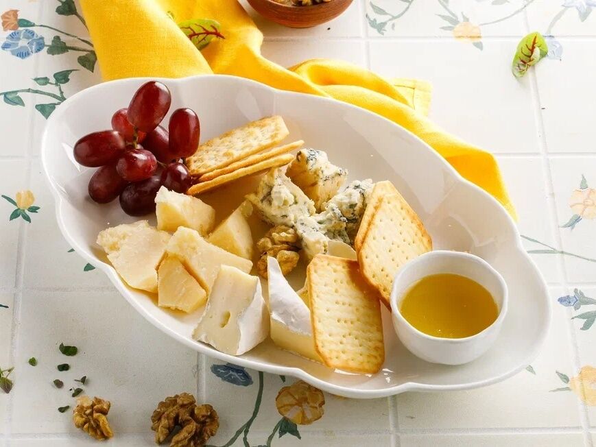 Ассорти из европейских сыров