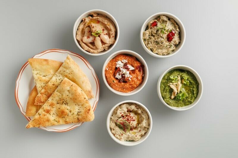 Homemade dipi with a fragrant flatbread