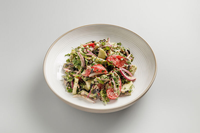 Грузинский салат с грецкими орехами