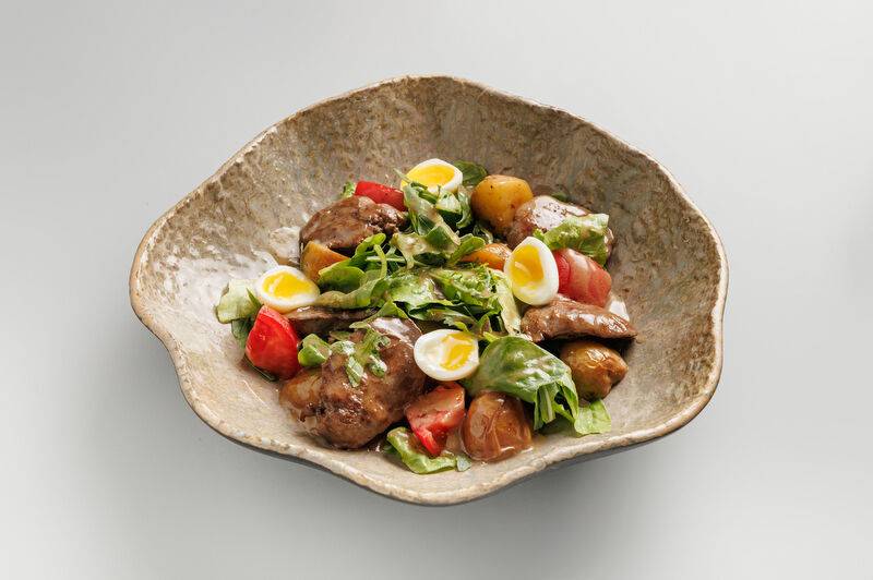 Салат с куриной печенью 