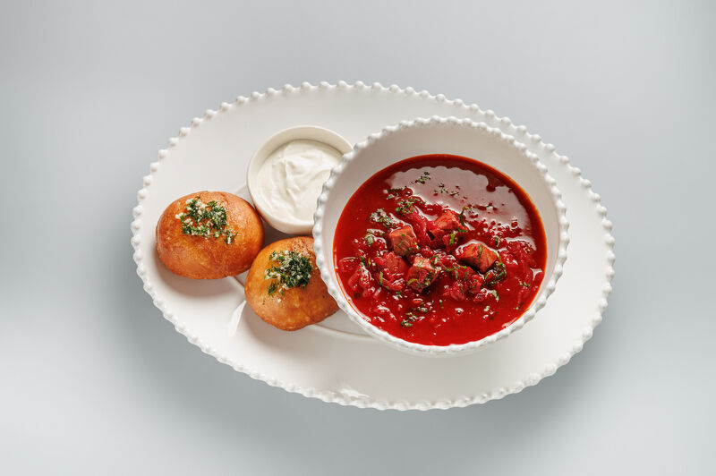 Borscht with pampushki