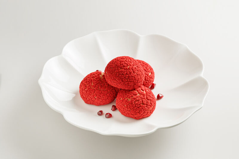 Custard buns with pomegranate cream