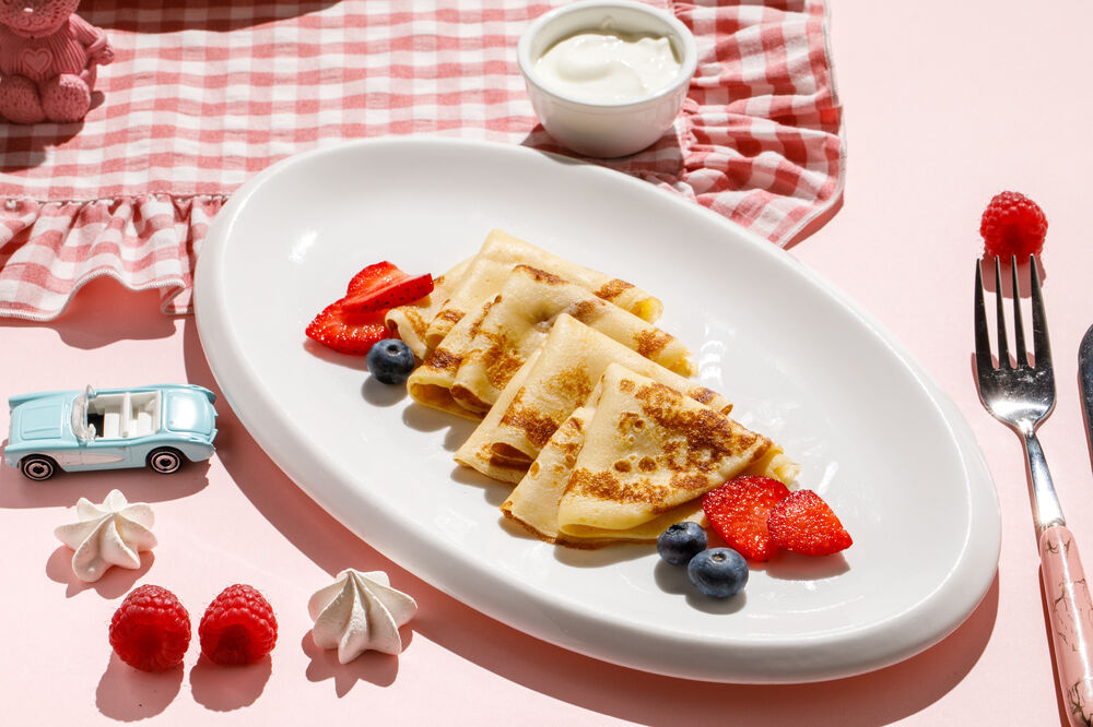 Pancakes with berries