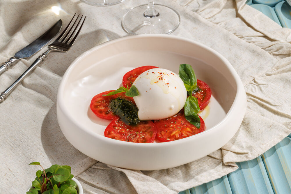 Burrata with tomatoes