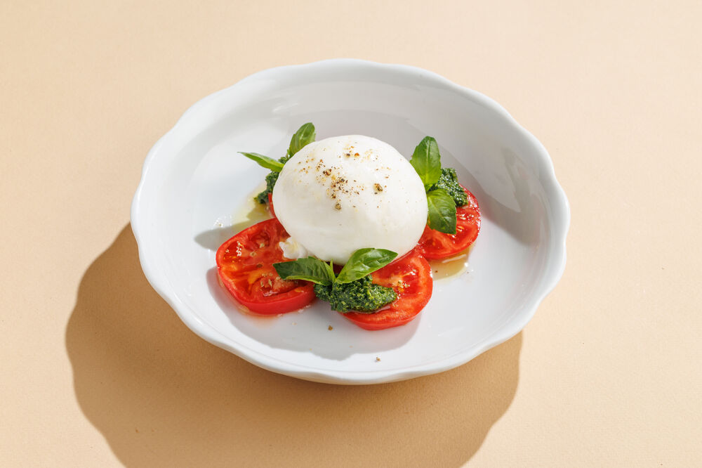 Burrata with tomatoes