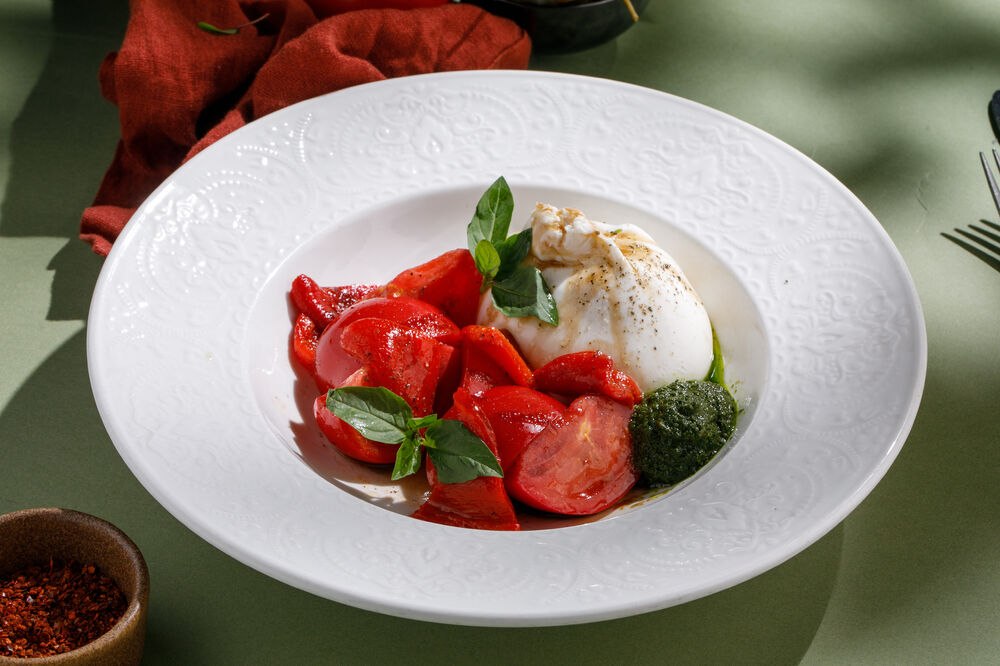 Burrata with tomatoes