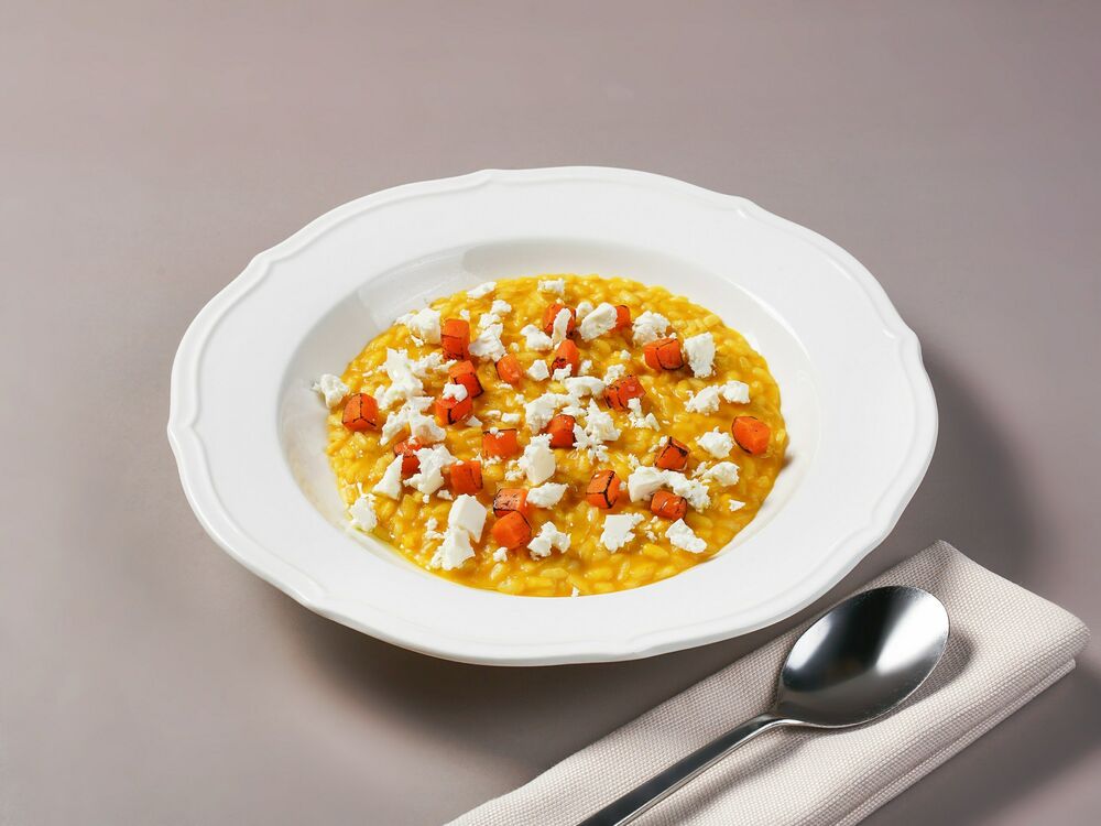 Тыквенное ризотто с сербской брынзой и жареным миндалем 