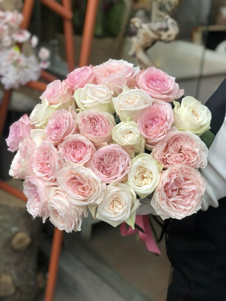 Монобукет из пионовидных роз