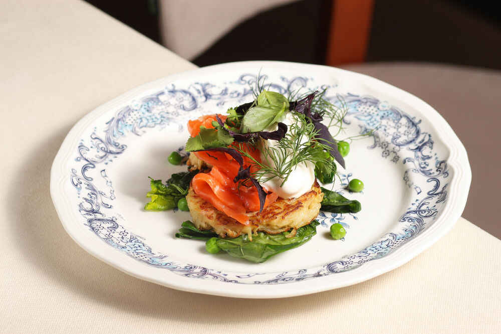 Draniki with sour cream and trout with low salt