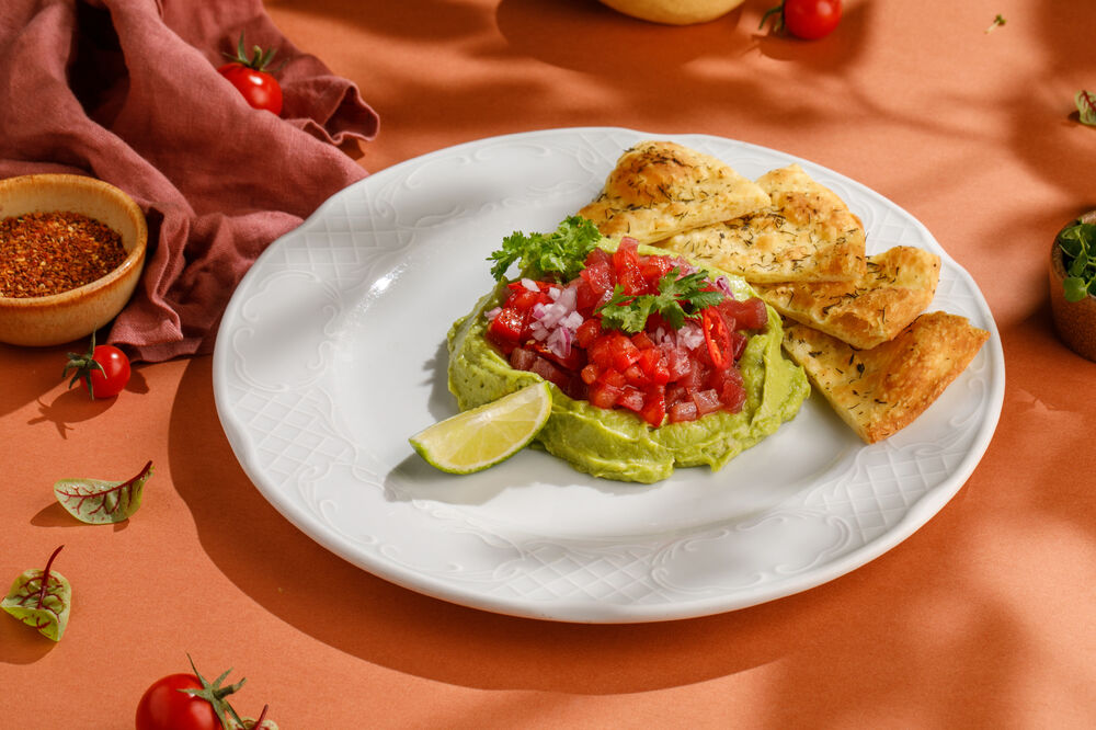 Гуакамоле с тунцом