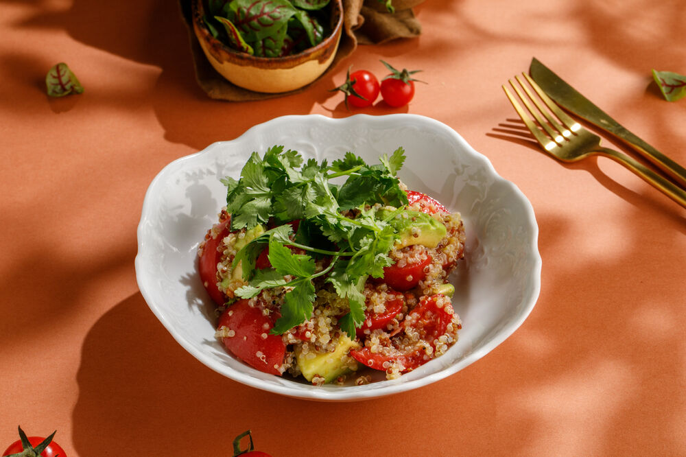 Salad with quinoa and avocado
