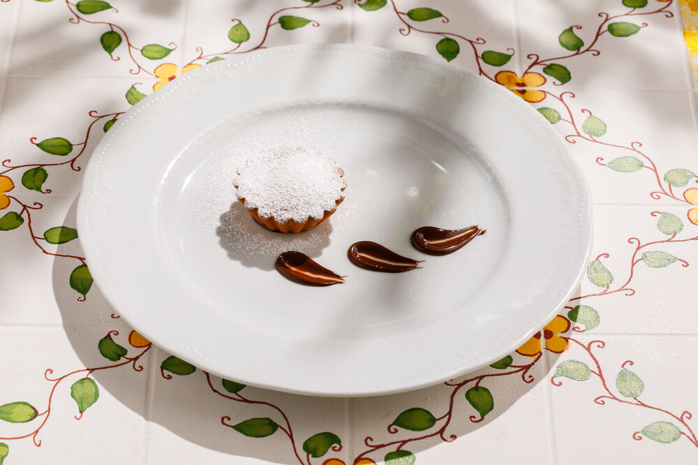 Pasticciotto with cherries and chocolate