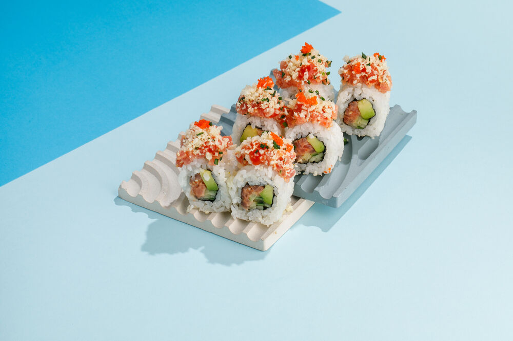 Острый ролл хрустящий тунец