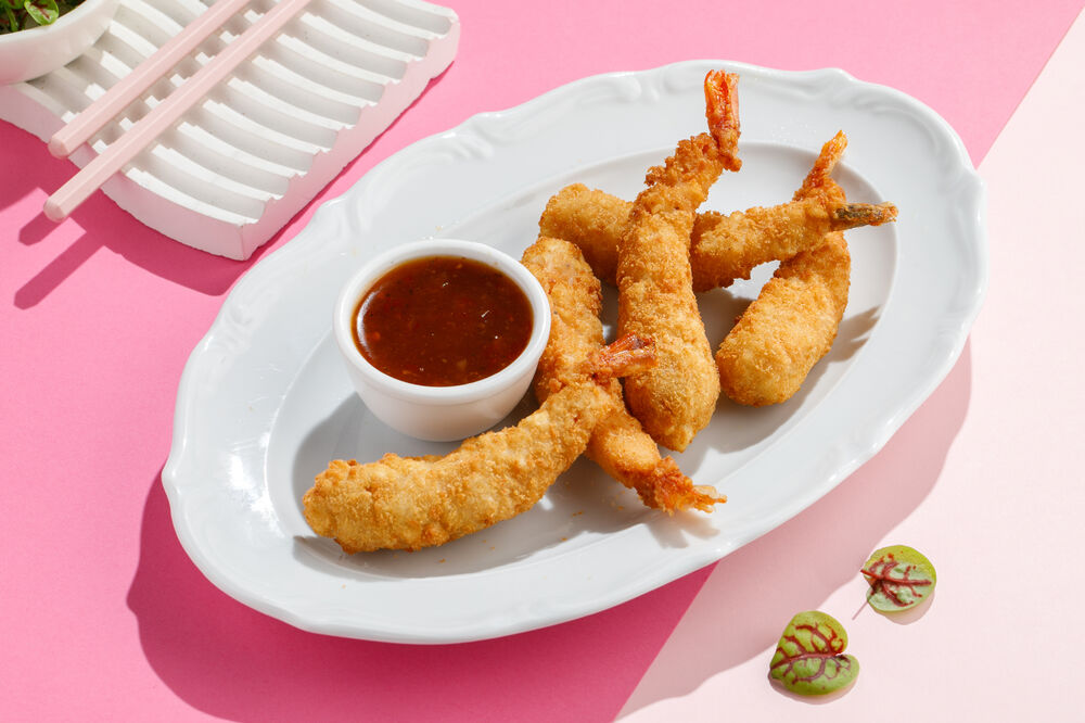 Хрустящие креветки темпура с азиатским соусом