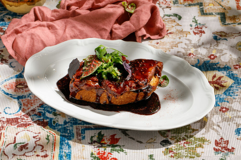 Bruschetta with veal cheeks