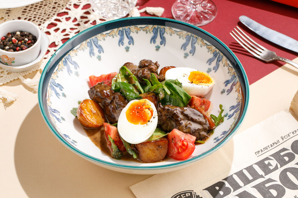 Салат с куриной печенью