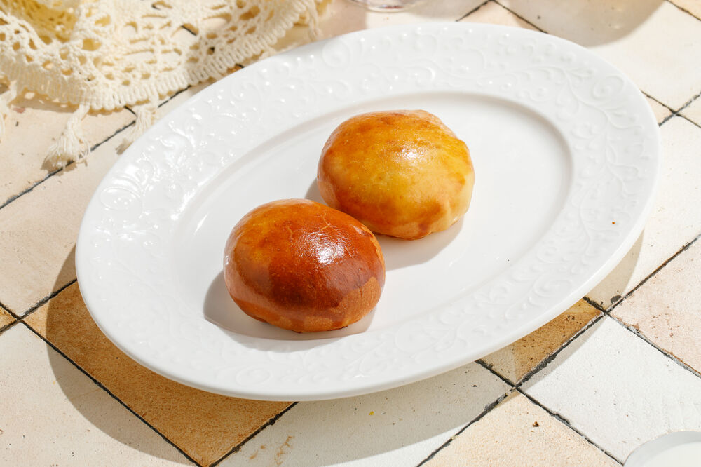 Пирожок с яблоком