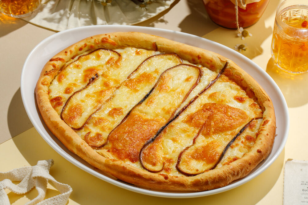 Хачапури с копченым сыром сулугуни