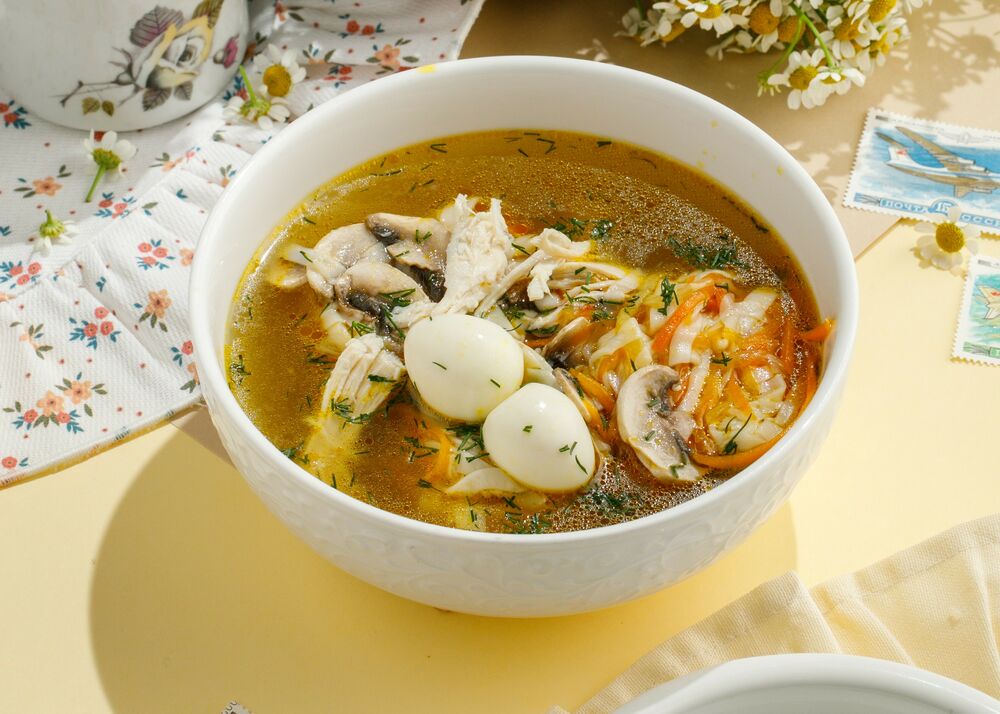 Домашний суп-лапша с цыпленком и грибами