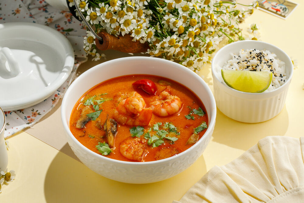 Том - ям с креветками